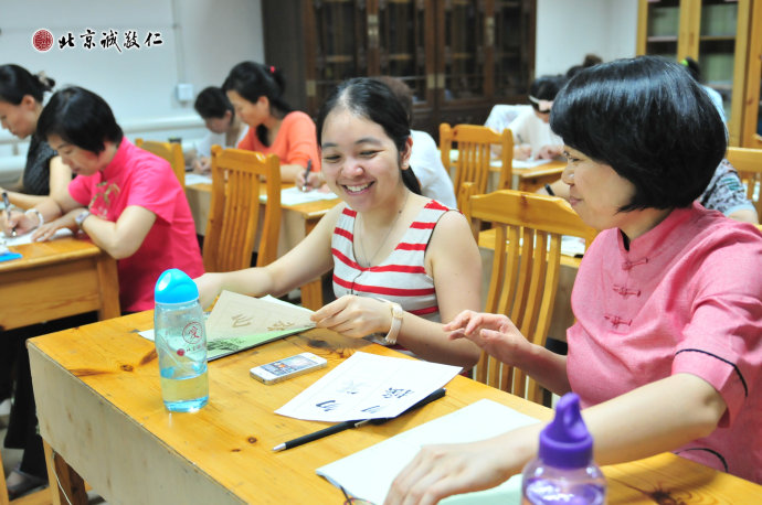 珍貴的學友情，彼此交流學習體會