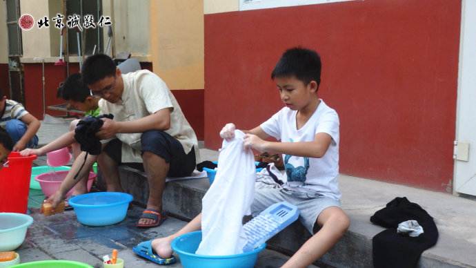 洗澡洗衣，整潔衛生。