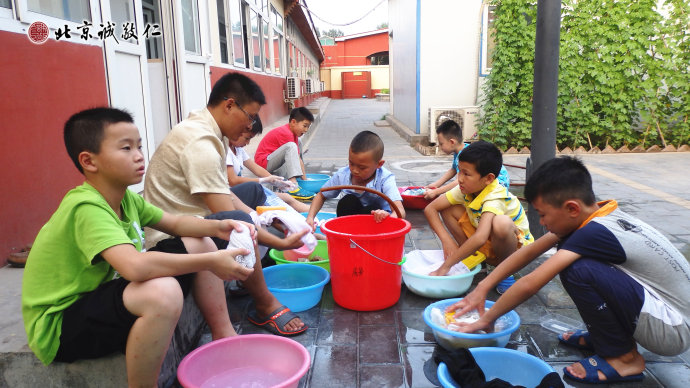 大家一起洗刷刷，美好生活靠勤勞。