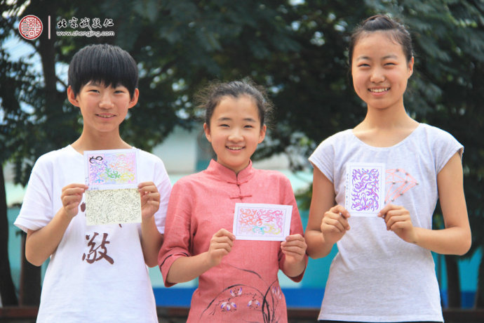 
五彩畫(huà)筆描繪精彩人生；美麗的人生曲線勾勒出心靈的喜悅。