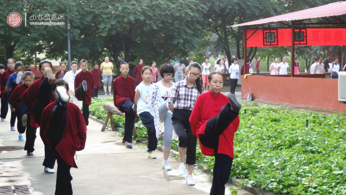 
晨練太極拳，養生壽延年