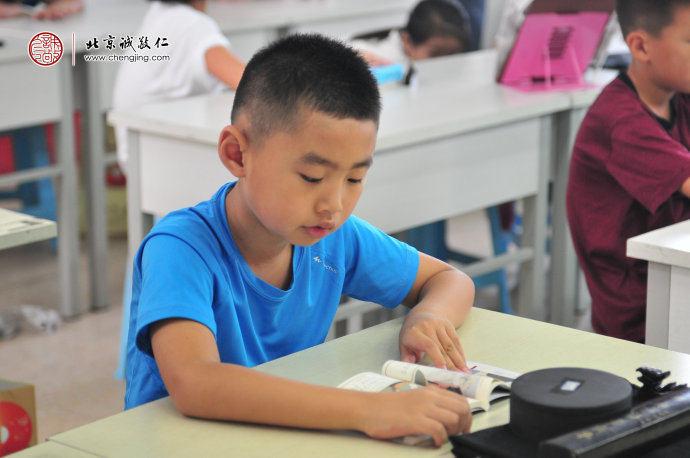 洪同學，8歲，老學員，書法習作「善、壽」