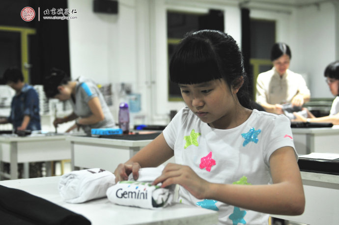 
勇于挑戰，專注認真，疊衣服也要「快狠準」！