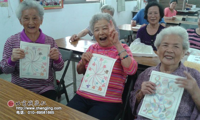 「歡喜三妹」的彩繪很美，笑容更美！