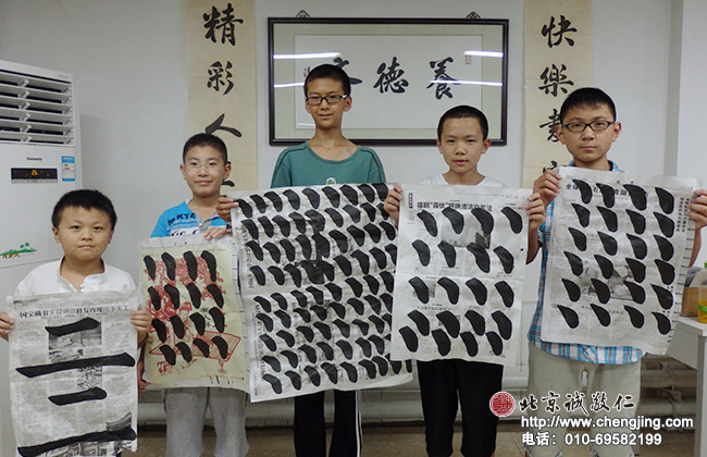 滿篇幅的點也是很壯觀的！