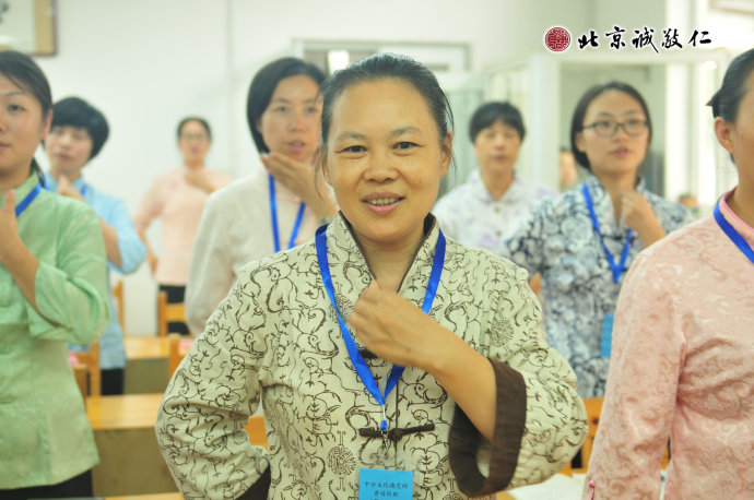 配圖：快樂手語