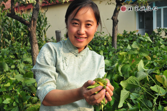 配圖：習(xí)勞知感恩--小院農(nóng)家樂的美麗笑臉