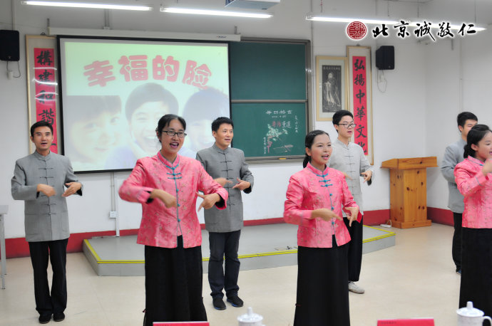 配圖：小院員工展現「幸福的臉」